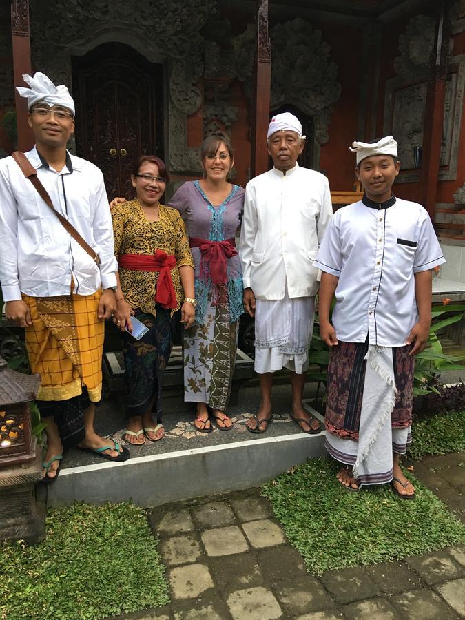 Local Family House Hotel Gianyar  Exterior photo