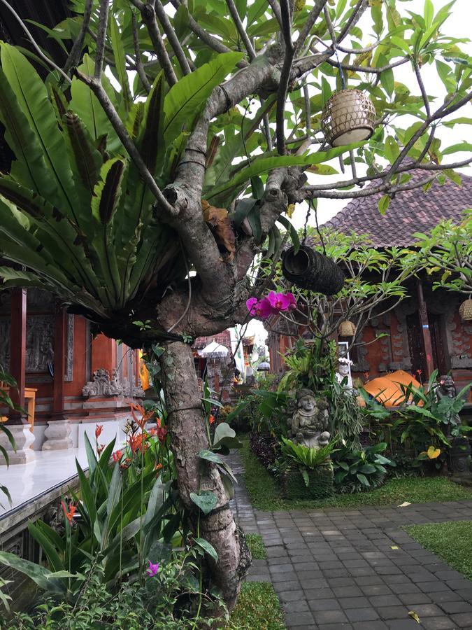 Local Family House Hotel Gianyar  Exterior photo